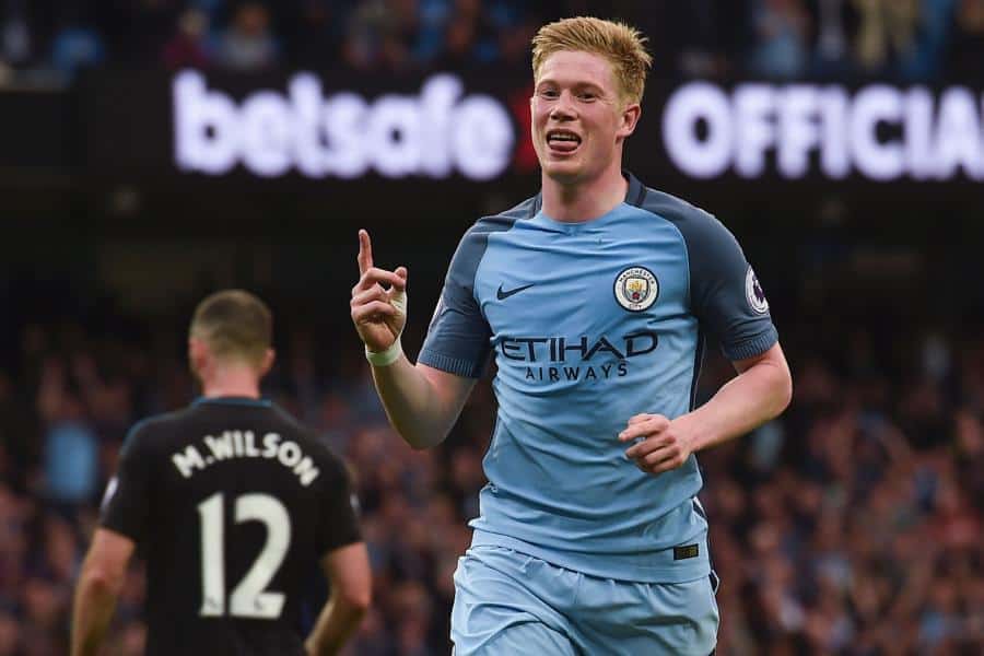 De Bruyne est sur le point de prolonger son contrat avec Man City pour 5 ans. Salaire est de 300+ mille livres par semaine