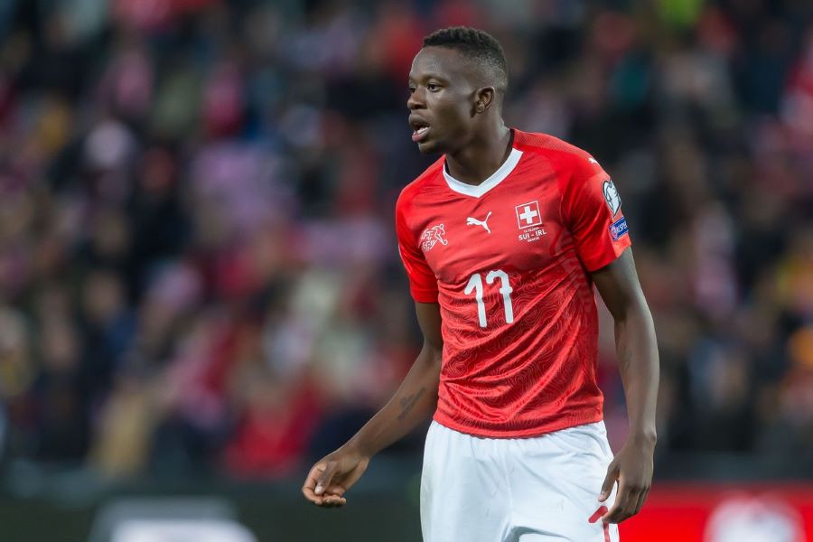 Man City est prêt à offrir 40 millions d'euros pour le milieu Zakaria de Borussia Mönchengladbach cet été