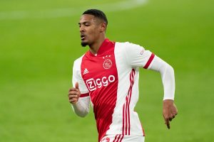 Sébastien Haller : officiel ! l’attaquant ivoirien signe au Borussia Dortmund