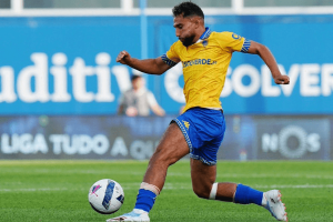 Estoril ouvre la porte à Rafik Guitane.