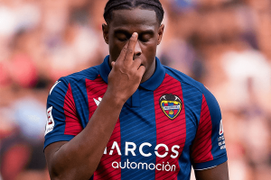 Karl Etta Eyong à Levante, son entourage explique son choix