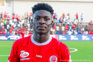 CR Belouizdad recrute Jean Charles Ahoua pour remplacer Khanyisa Mayo