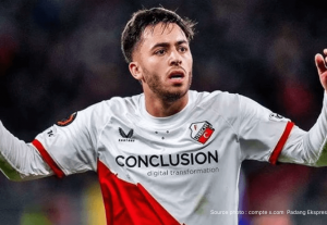 El Karouani : West Ham et Fenerbahçe mènent la danse pour le latéral marocain d'Utrecht