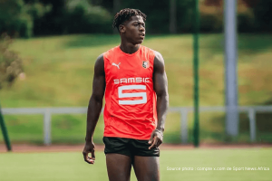 Nagida impressionne à Rennes : le latéral camerounais attise les convoitises après le refus de Beşiktaş