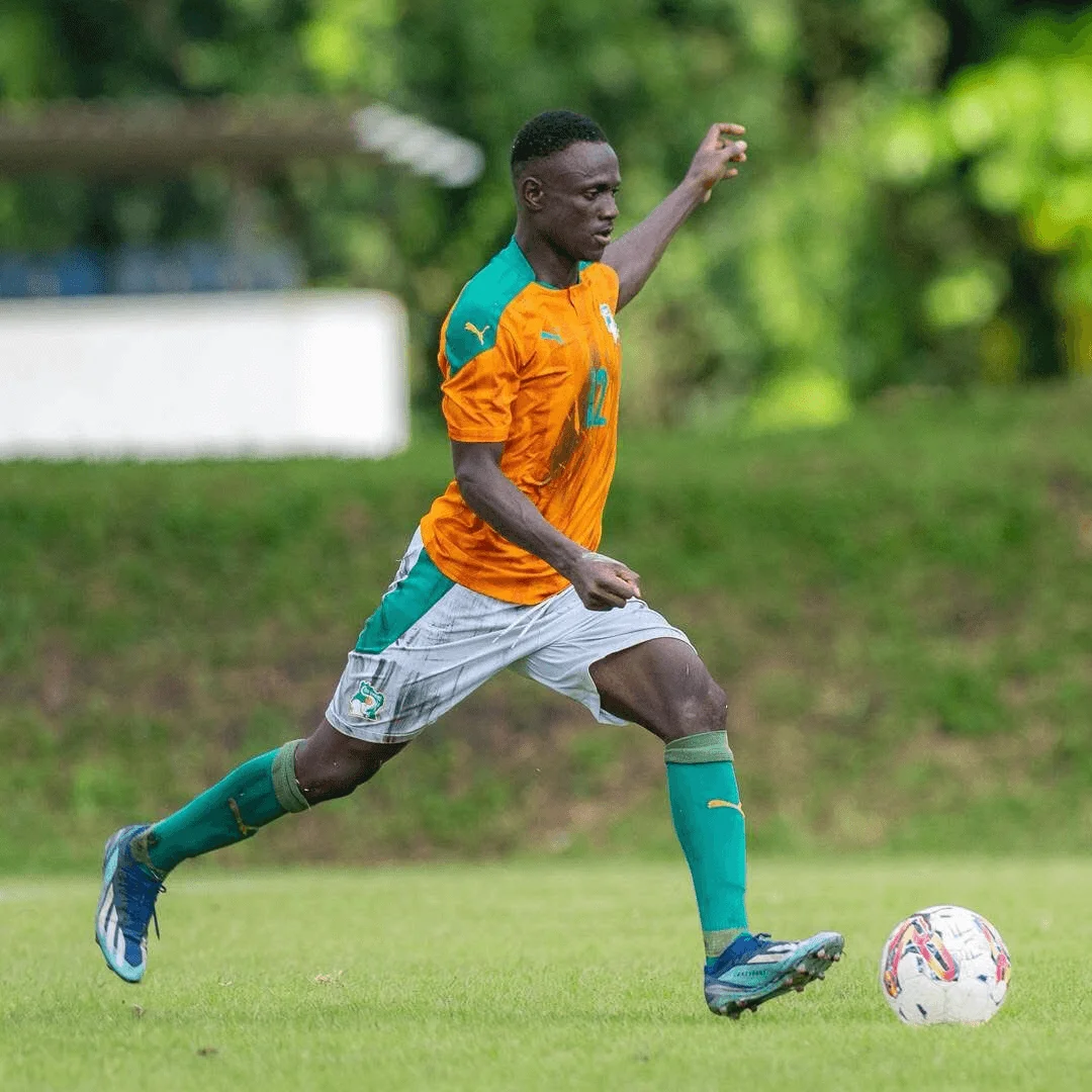 Mohamed Soumah célébrant une victoire avec KAA Gent.