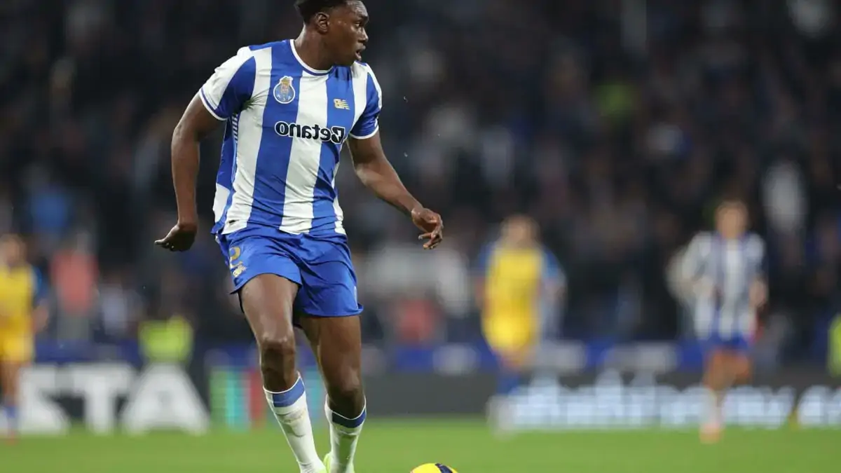 Samu Omorodion célébrant un but avec Porto, cible de Tottenham