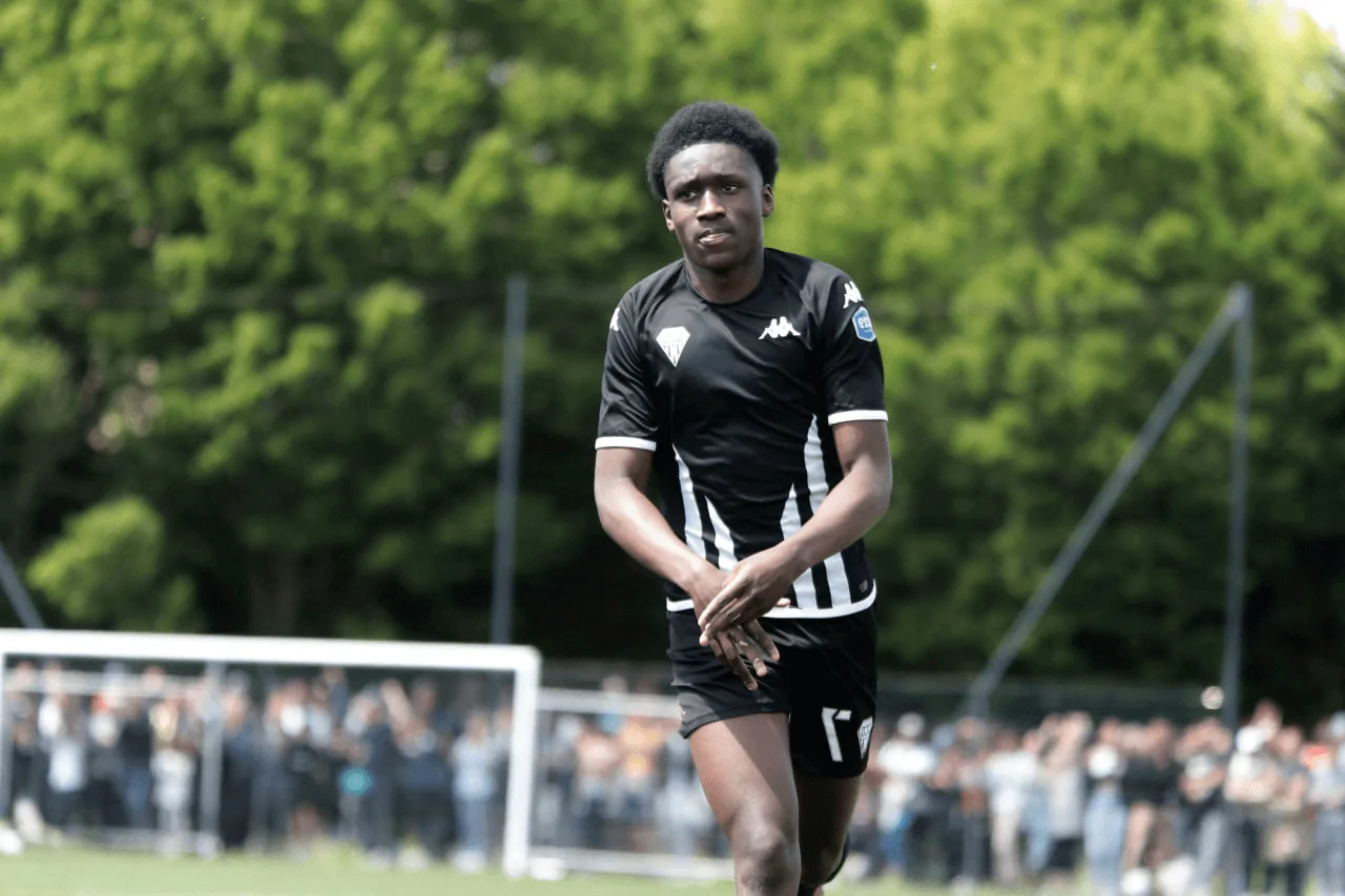 Sidiki Chérif avec Angers SCO, jeune attaquant suivi par l’AC Milan