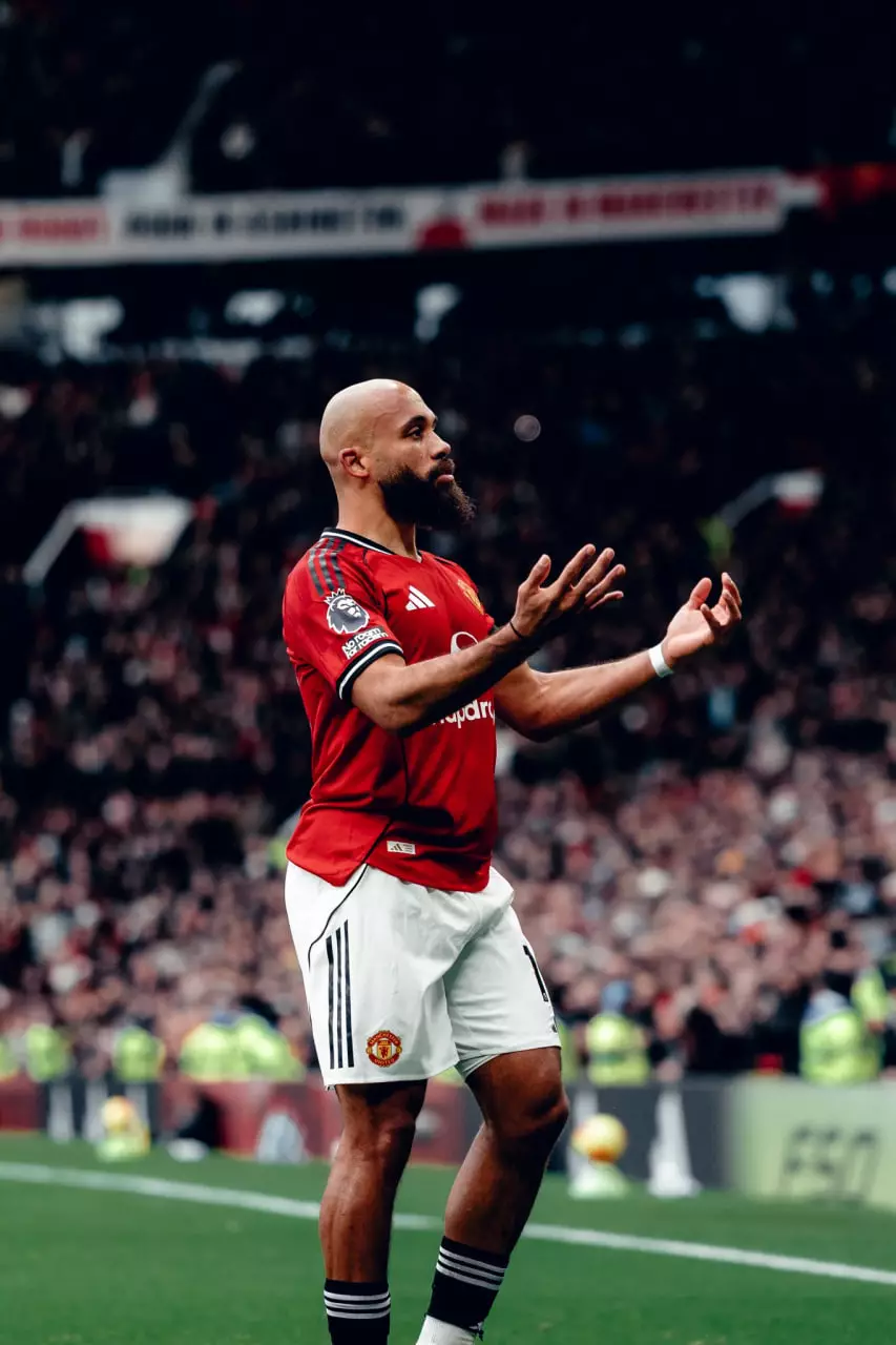 Le fan de Manchester United "The United Strand" à 90 minutes de pouvoir enfin se couper les cheveux