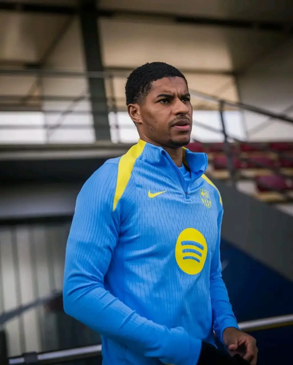 Marcus Rashford déterminé à ne pas retourner à Man United. Prêt à réduire son salaire pour rester à Barcelone. 22 contributions en 32 matchs. Transfert définitif 30M€.