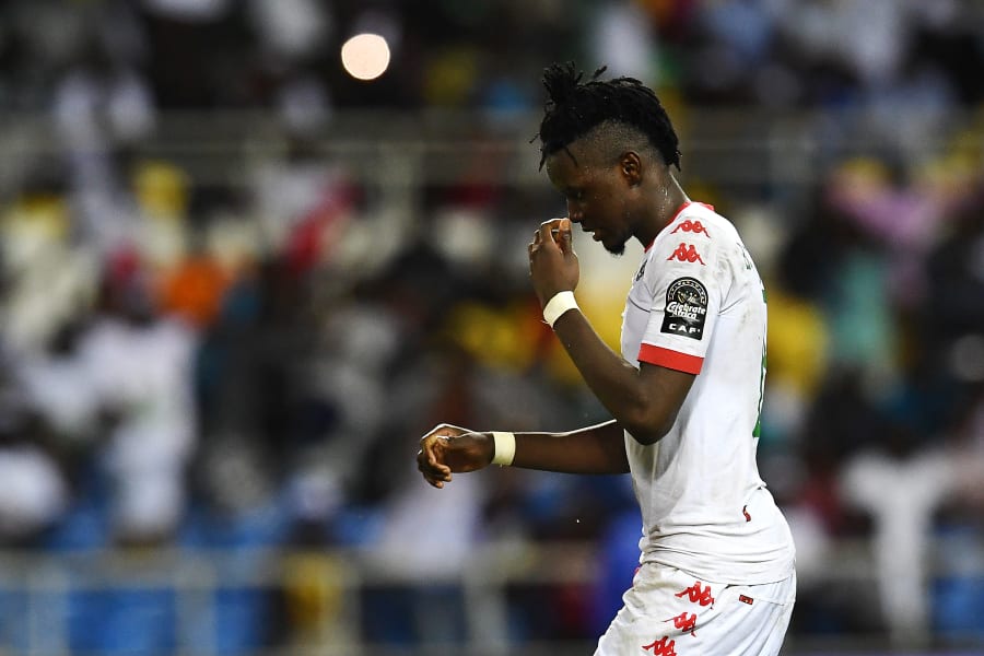 Aston Villa a acheté le milieu de terrain de Lyon Traoré pour 17 + 2 millions de livres