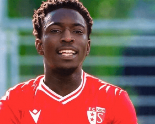 Papa Magueye Gaye à l’entraînement avec le maillot du Sénégal