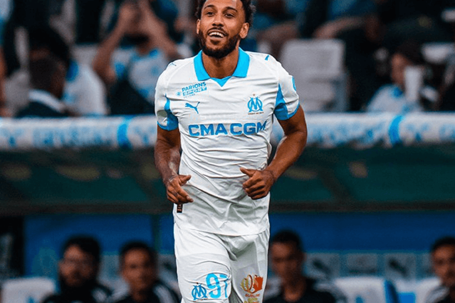 Pierre-Emerick Aubameyang lors de sa présentation à l’Olympique de Marseille