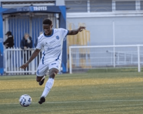 Séga Sanogo, latéral droit malien visé par le VfB Stuttgart pour la réserve