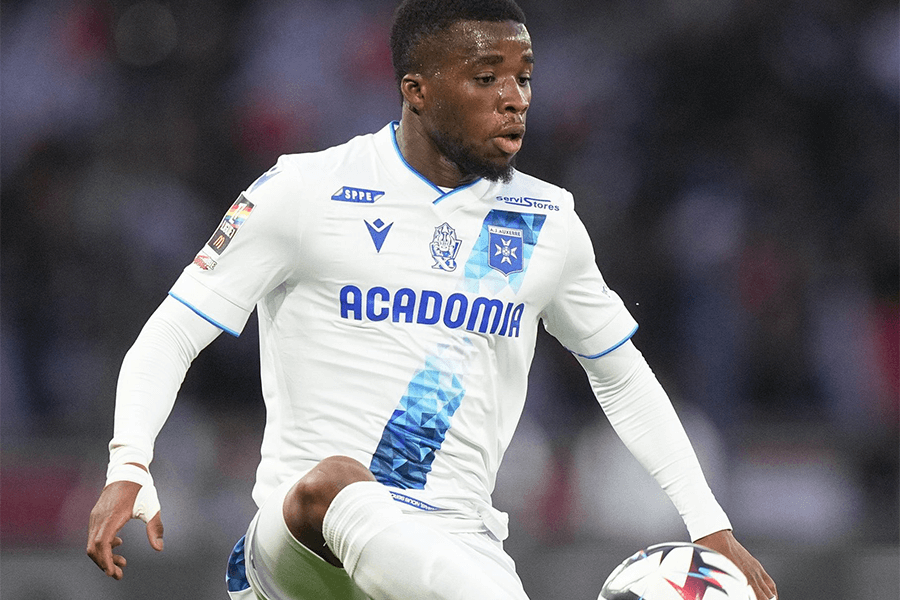 Hamed Junior Traoré présente son maillot à l’Olympique de Marseille