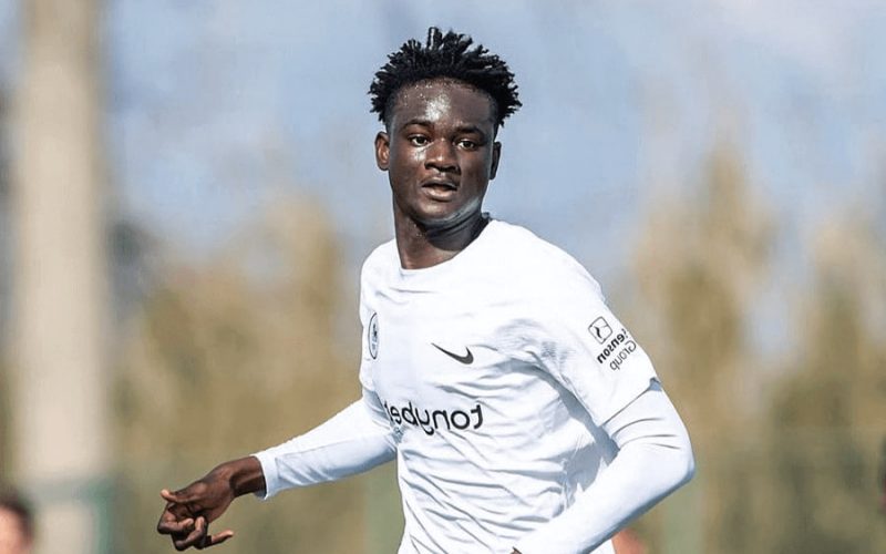 Papou Fayçal Konaté en action avec Riga FS, attaquant burkinabè percutant