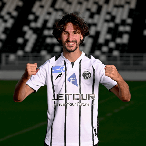 Yacine Adli au Milan AC: rôle tactique de meneur, progression du jeu