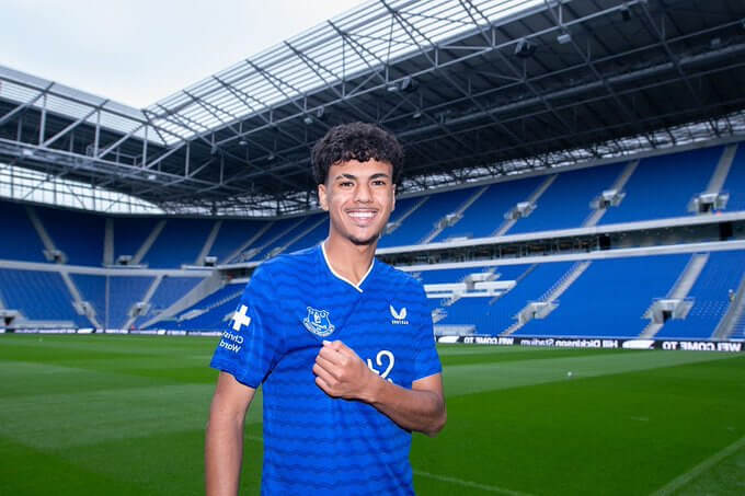 Adam Aznou proche d’un retour en Liga : Everton ouvert à un prêt