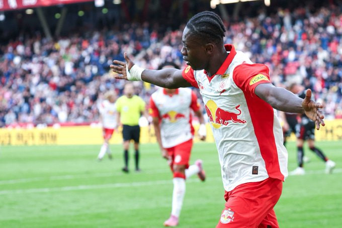 Sebastian Kehl discute du transfert de Baidoo avec le RB Salzbourg