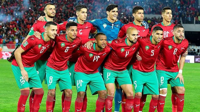 Les Lionceaux de l'Atlas célébrant leur victoire contre la France.