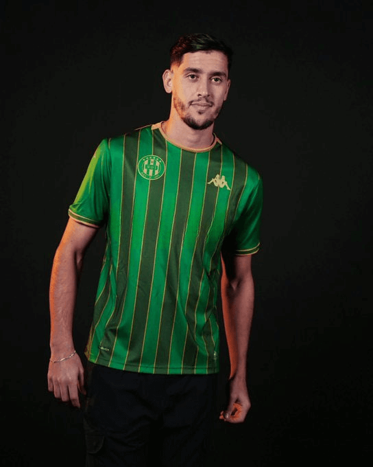 Zineddine Belaïd, défense Algérie: duels gagnés, relance sereine.