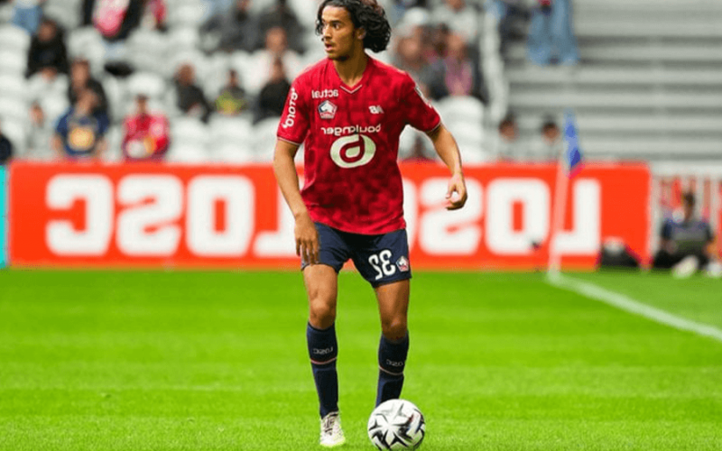 Le Bayern Munich Clarifie sa Position sur Bouaddi, Mainoo et Baleba