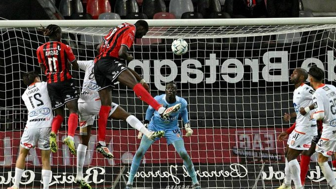 Kalidou Sidibé : Vers une Prolongation Cruciale avec Guingamp