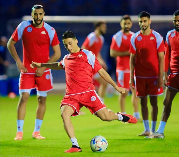 Raki Aouani en action avec l’Étoile Sportive du Sahel.