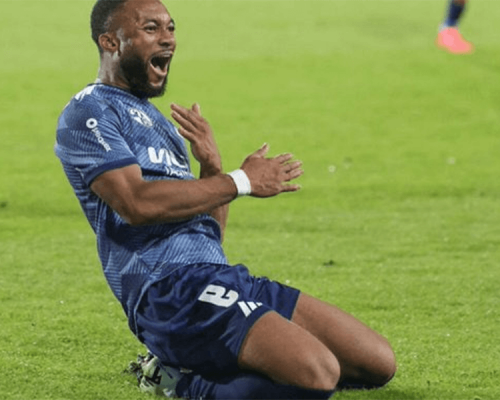 Umar Sadiq pousse pour un retour à Valence CF