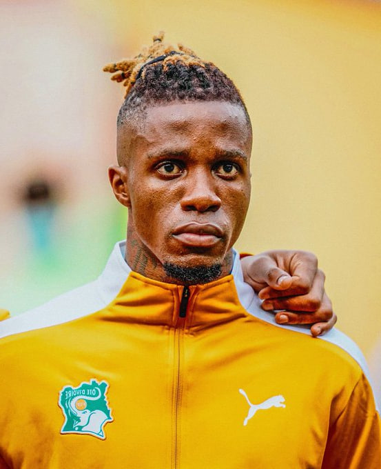 Zaha célébrant un but avec ses coéquipiers à Charlotte FC.