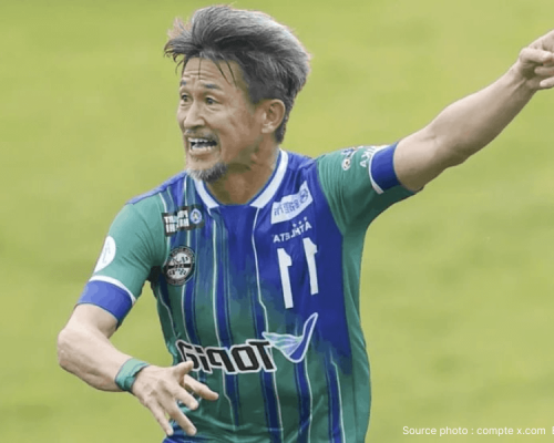 Miura signe à Fukushima United et continue de défier le temps