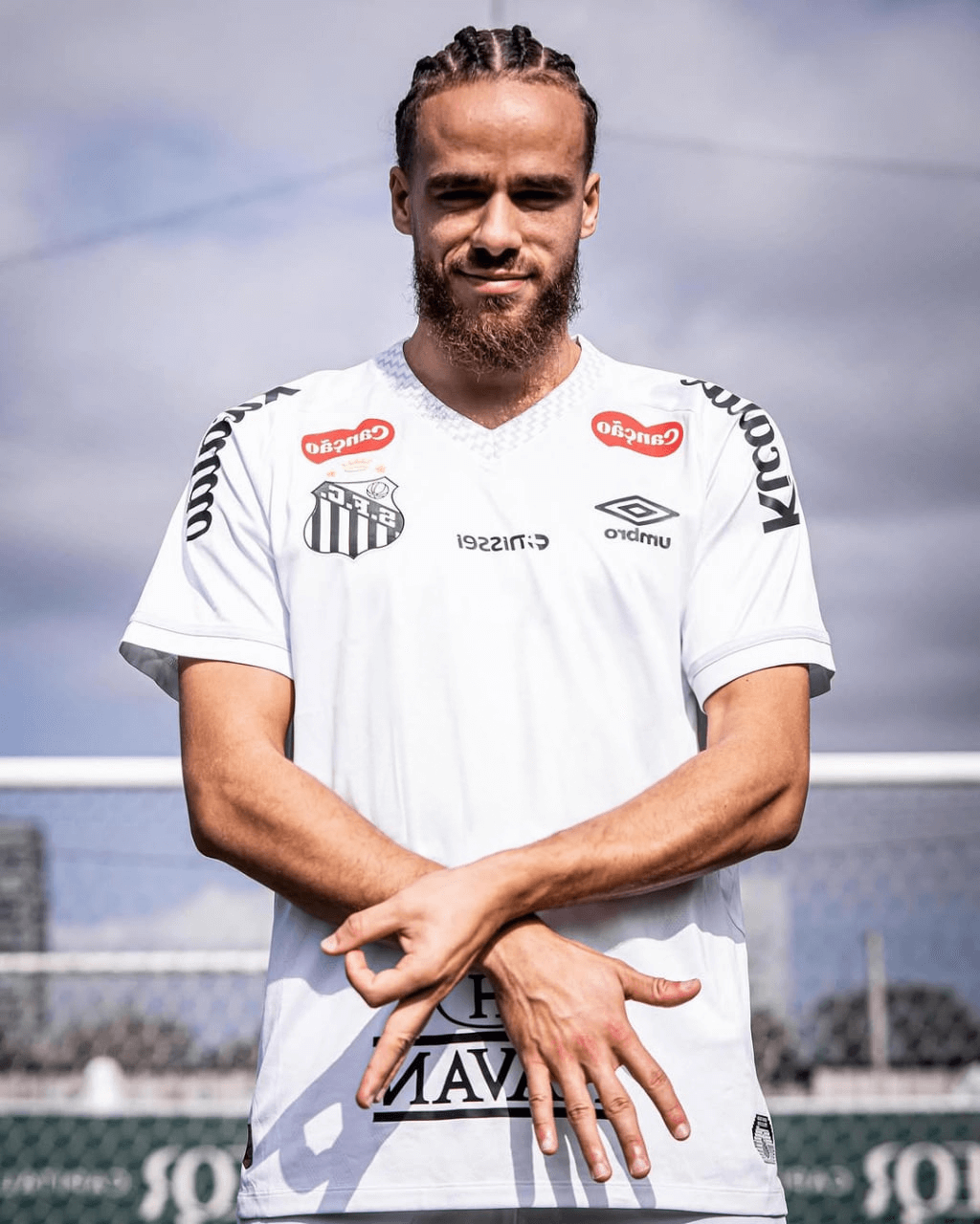 Réunion Mouloudia d’Alger avec l’entourage de Billal Brahimi pour transfert