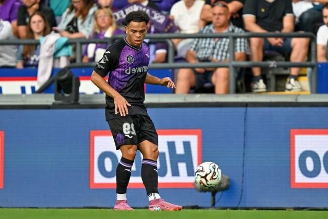 L'heure du départ pour Stroeykens ? L'avis de Jbari et Desabre sur le Congolais