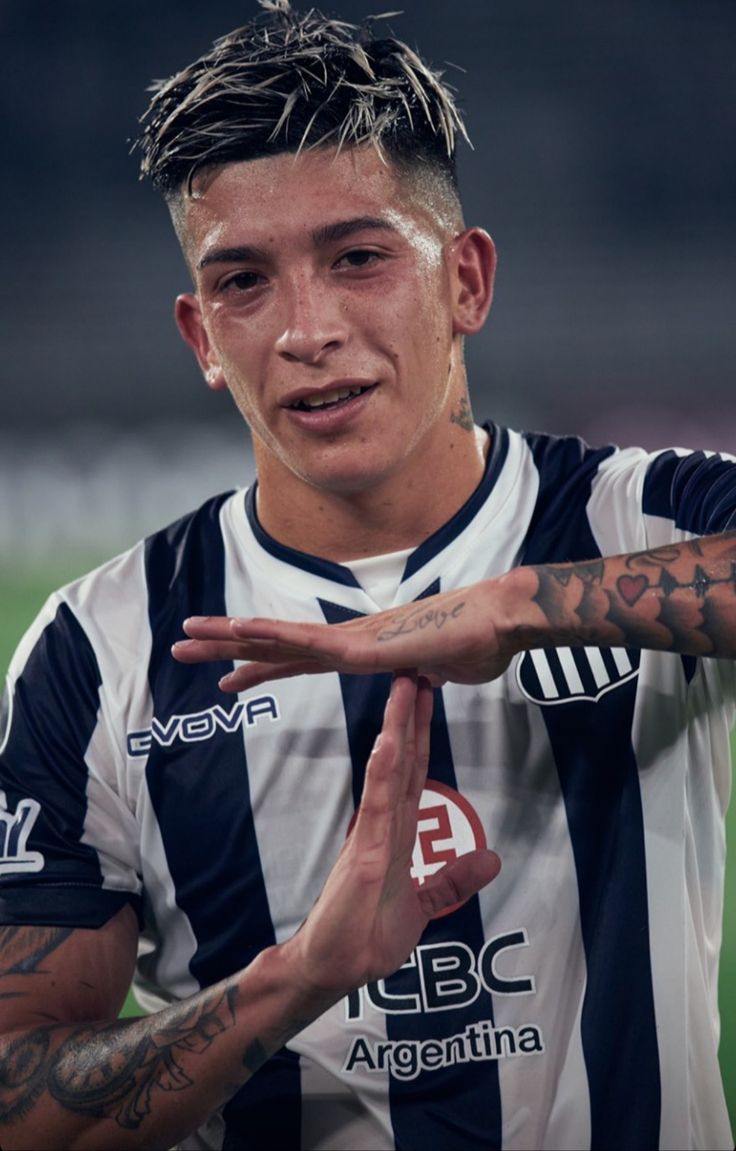 Matias Esquivel milieu argentin Mamelodi Sundowns transfert échec PSL Afrique Sud