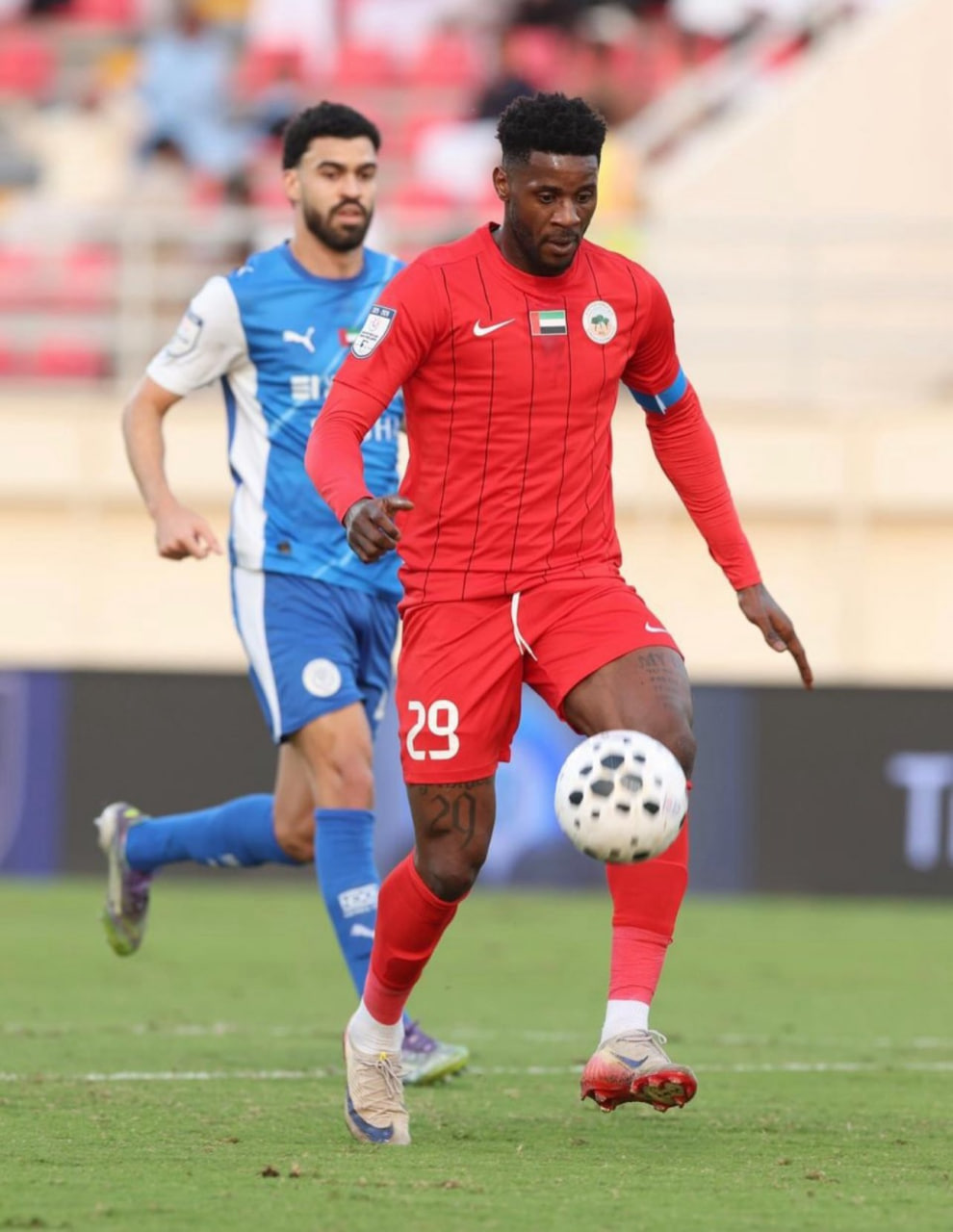 Anatole Abang attaquant Cameroun Al Bataeh UAE international buteur centre-avant