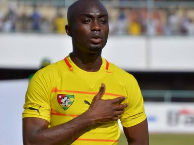 Edmond Tapsoba défenseur Bayer Leverkusen Bundesliga relanceur