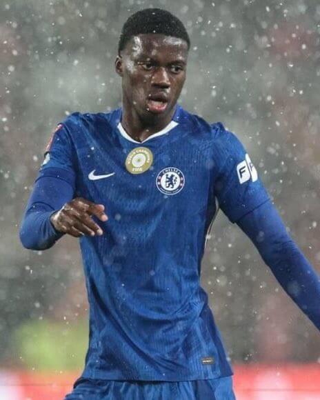 Chelsea 4-0 Hull : Mamadou Sarr réussit sa première titularisation sous Rosenior