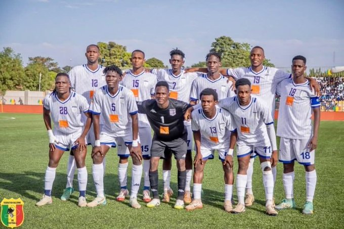 Mamelodi Sundowns joueurs célébration Premier Soccer League Afrique du Sud