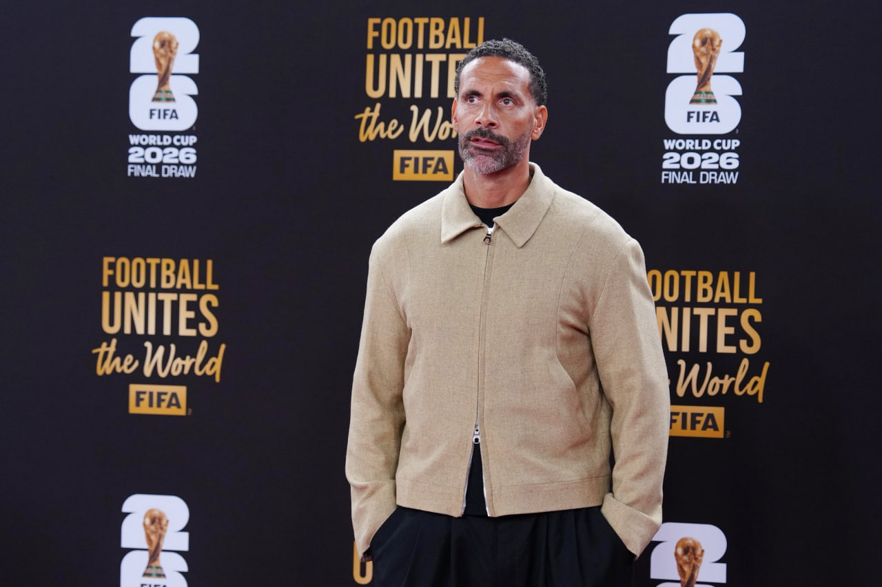 Rio Ferdinand défenseur Manchester United Angleterre légende Red Devils Premier League trophées