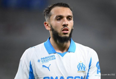 Amine Gouiri portant le maillot de l'équipe nationale algérienne lors d'un match international 2026