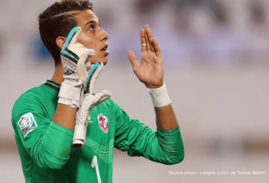 Ben Hessen effectuant un arrêt lors d'un match de championnat tunisien
