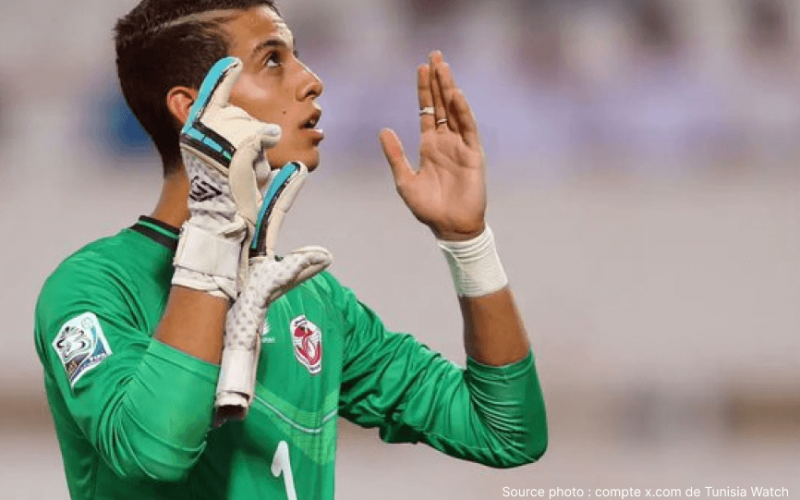 Ben Hessen effectuant un arrêt lors d'un match de championnat tunisien
