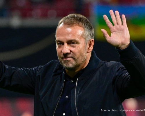 Hansi Flick coach Barcelone El Clasico Real Madrid mai 2026 — dirige son équipe malgré la mort de son père avant match qui peut sceller le titre Liga