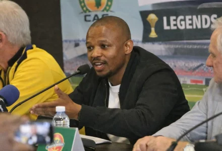 Masango appelle au calme autour des Kaizer Chiefs après le stage en Espagne