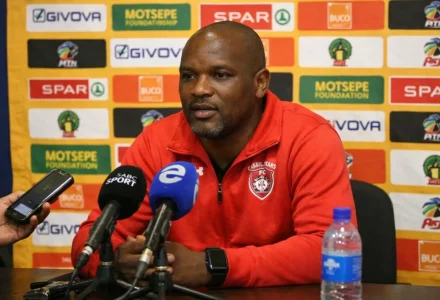 Arnold Kompany prolonge avec Casric Stars et confirme son ascension