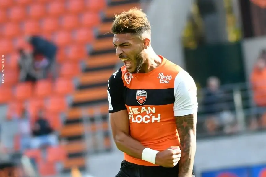 Denis Bouanga salaire et le coût de transfert