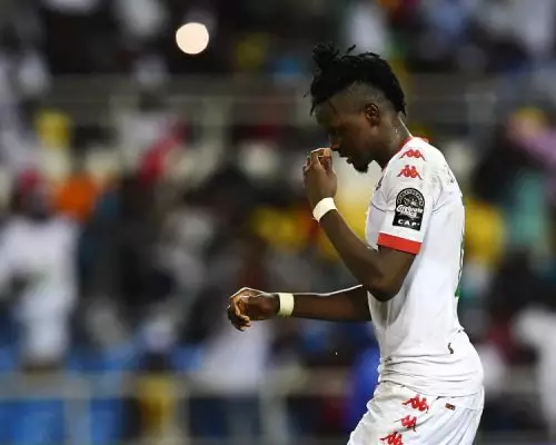 Aston Villa a acheté le milieu de terrain de Lyon Traoré pour 17 + 2 millions de livres