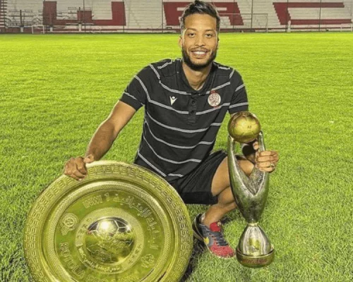 Zouhair El Moutaraji de retour au Wydad, signature de deux ans
