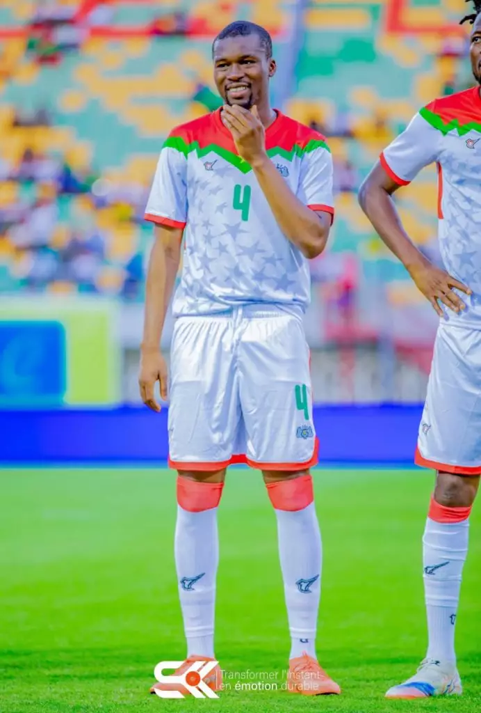 Abdoulaye Nassoko, 18 ans, défenseur franco-guinéen, signe son premier contrat pro au FC Metz jusqu'en 2029. Profil, parcours et enjeu pour la Guinée.