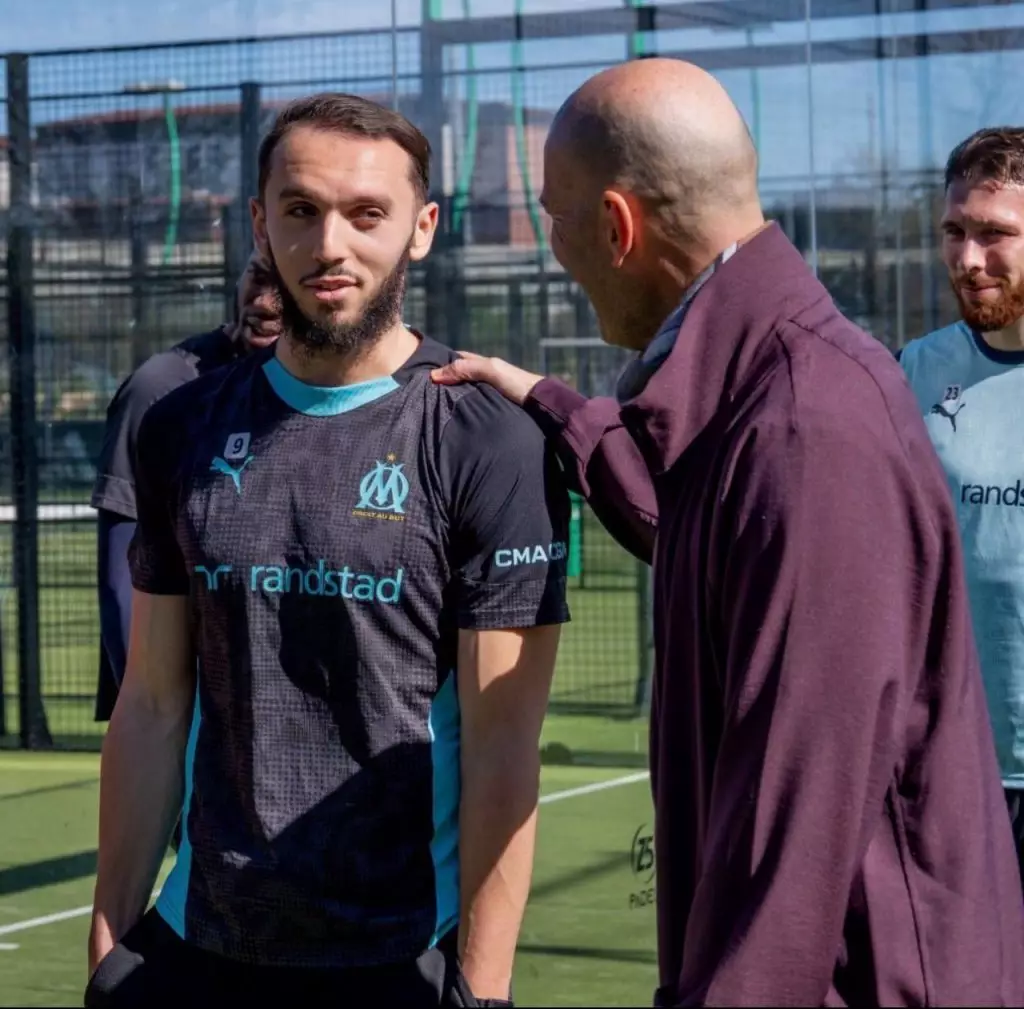 Amine Gouiri portant le maillot de l'équipe nationale algérienne lors d'un match international 2026
