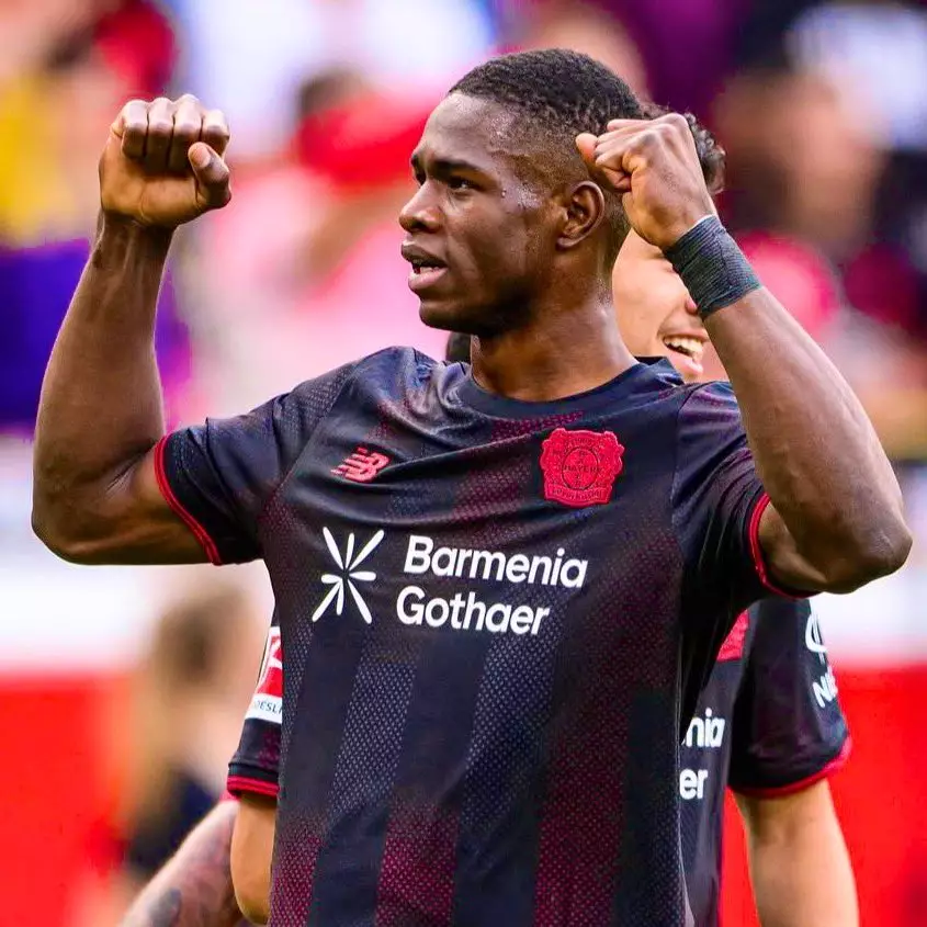 Emirates Stadium Arsenal Londres nuit fond rouge blanc Premier League mercato